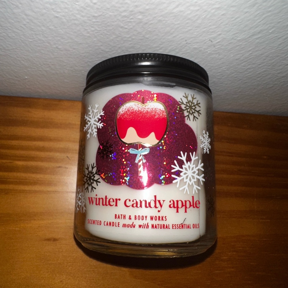 Bath & Body Works winter candy apple scented candle 1 wick 7oz one size new